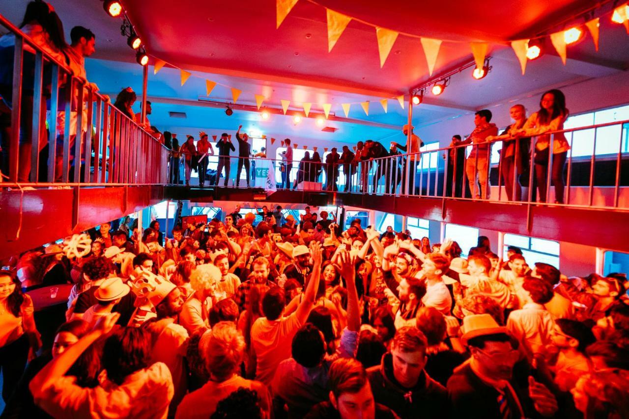 The Esn Kingsday Campsite Amsterdam Exterior photo